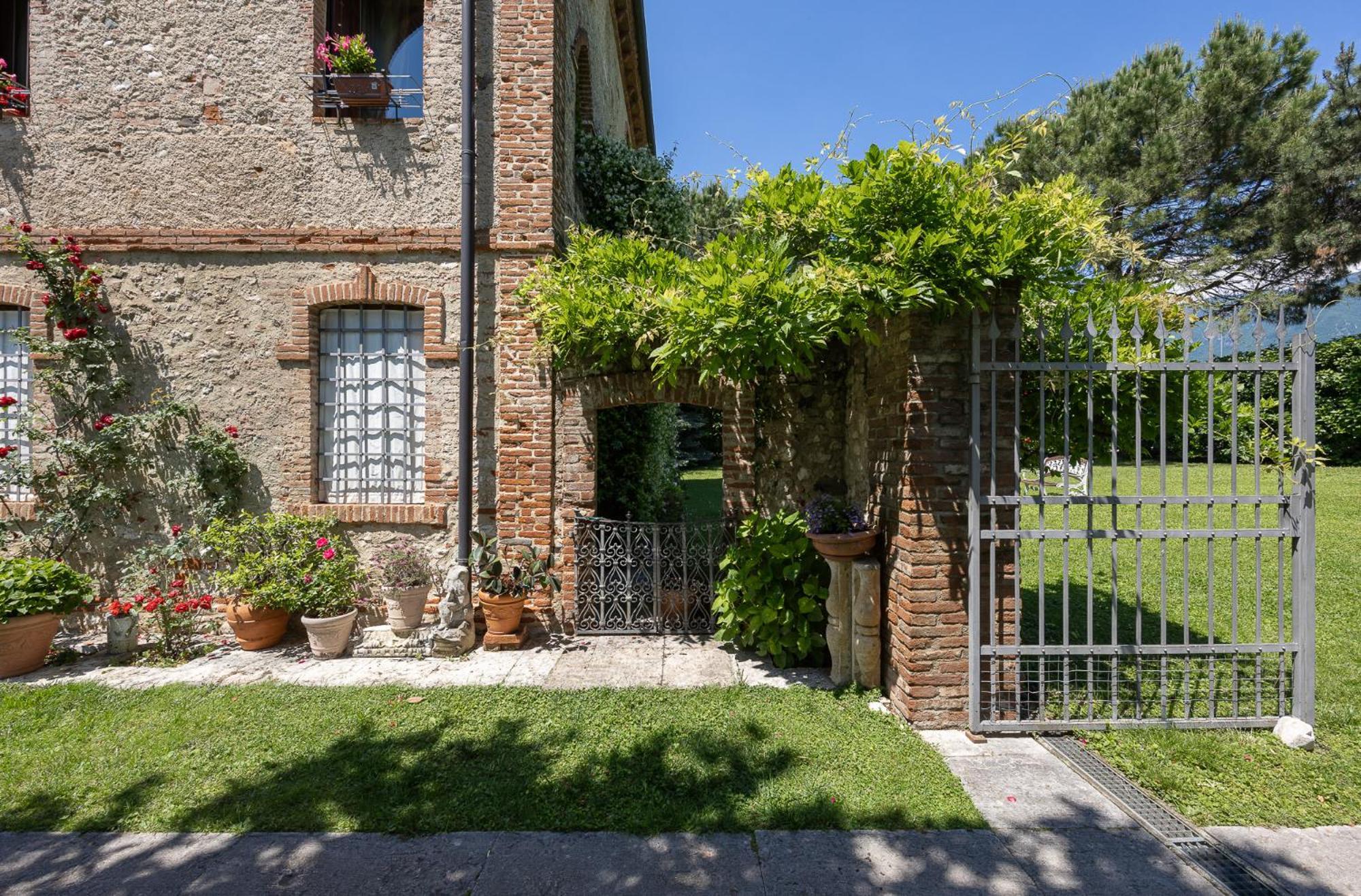 La Corte Dei Galli Country house *