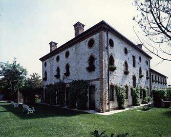 La Corte Dei Galli Carre