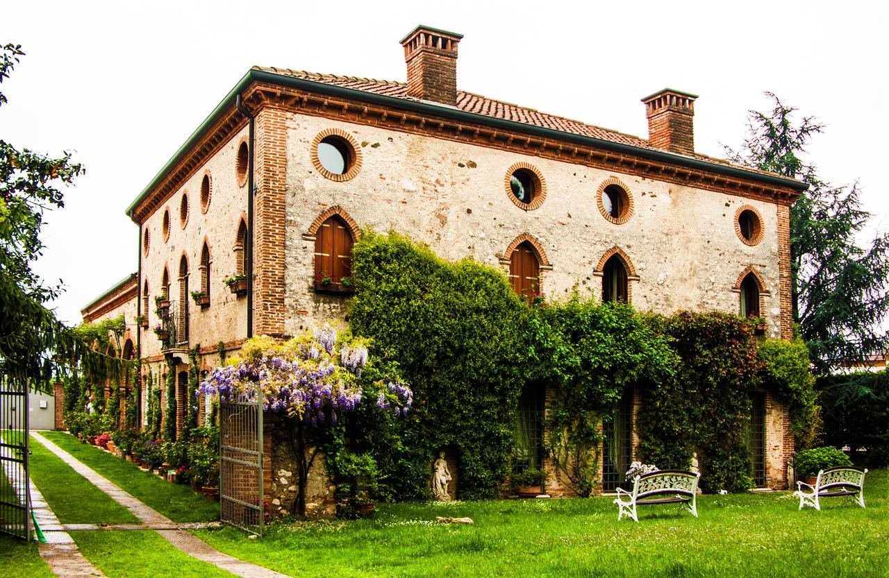 Country house La Corte Dei Galli